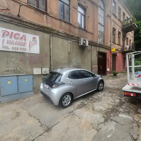 With Sauna & Parking In Oldtown Pensión Kaunas