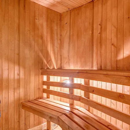 Pensión With Sauna & Parking In Oldtown *