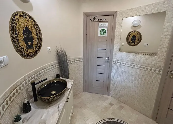 Private With Sauna & Parking *