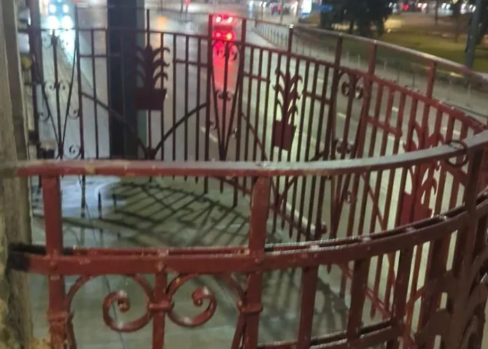 Private With Sauna & Parking