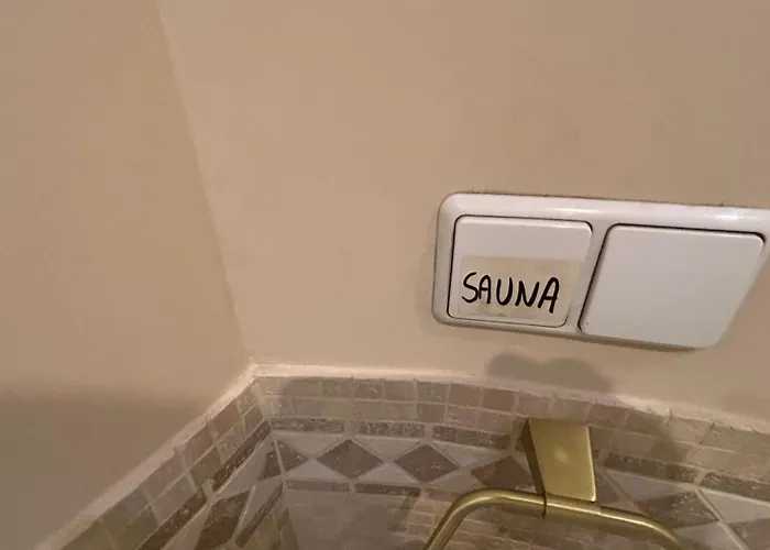Private With Sauna & Parking *